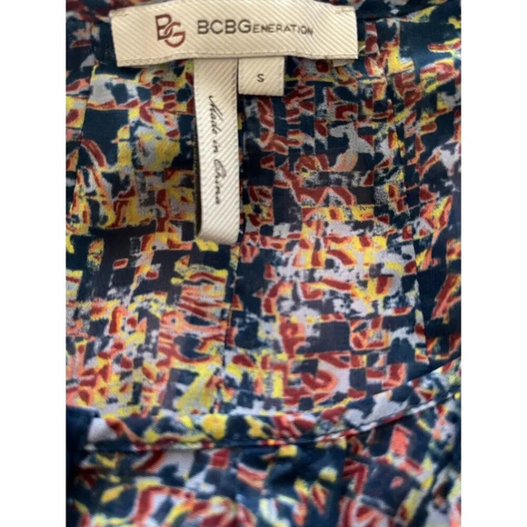 BCBGeneration S Blue Semi-Sheer Print Button Down Step-Hem 3/4 Sleeve Blouse - Picture 5 of 5